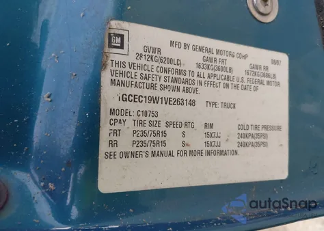 1997 Chevrolet C1500 Fleetside z USA, uszkodzony, nr VIN 1GCEC19W1VE263148